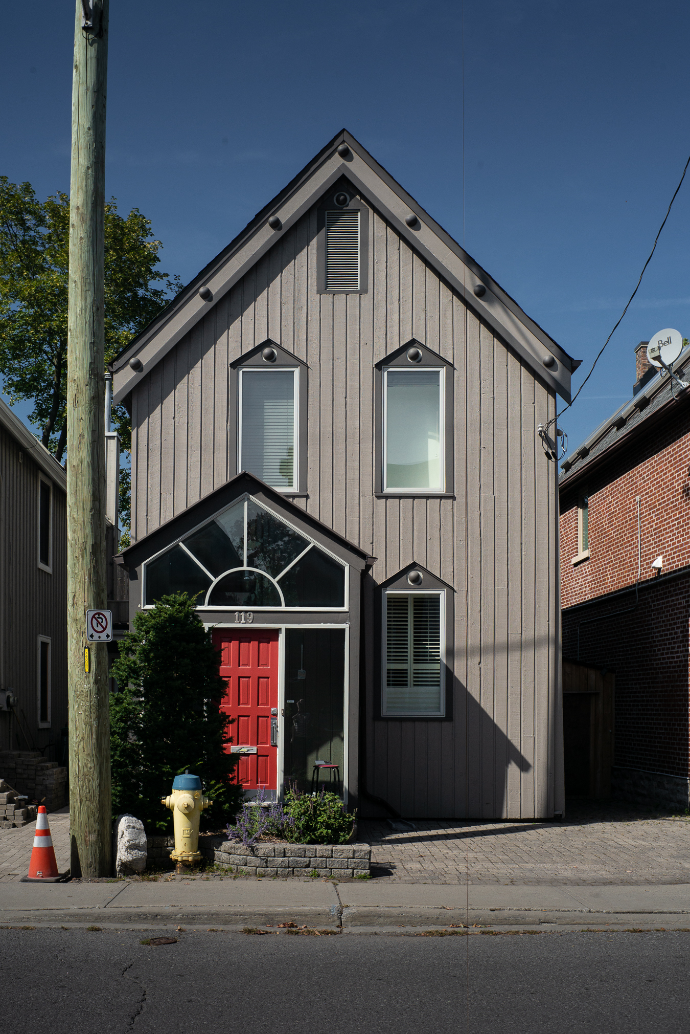 sweet house that's been tastefully upkept - Ottawa, Ontario